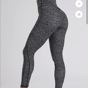 Buffbunny Collection Bossy print leggings - size S (never worn)